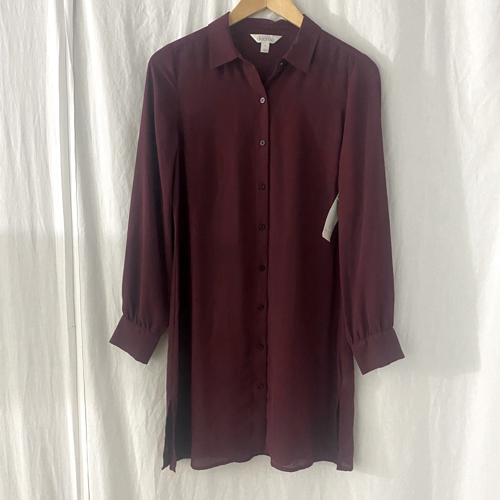 NWT DEGREE DEEP MAROON TAILORED BUTTON BLOUSE DRESS.